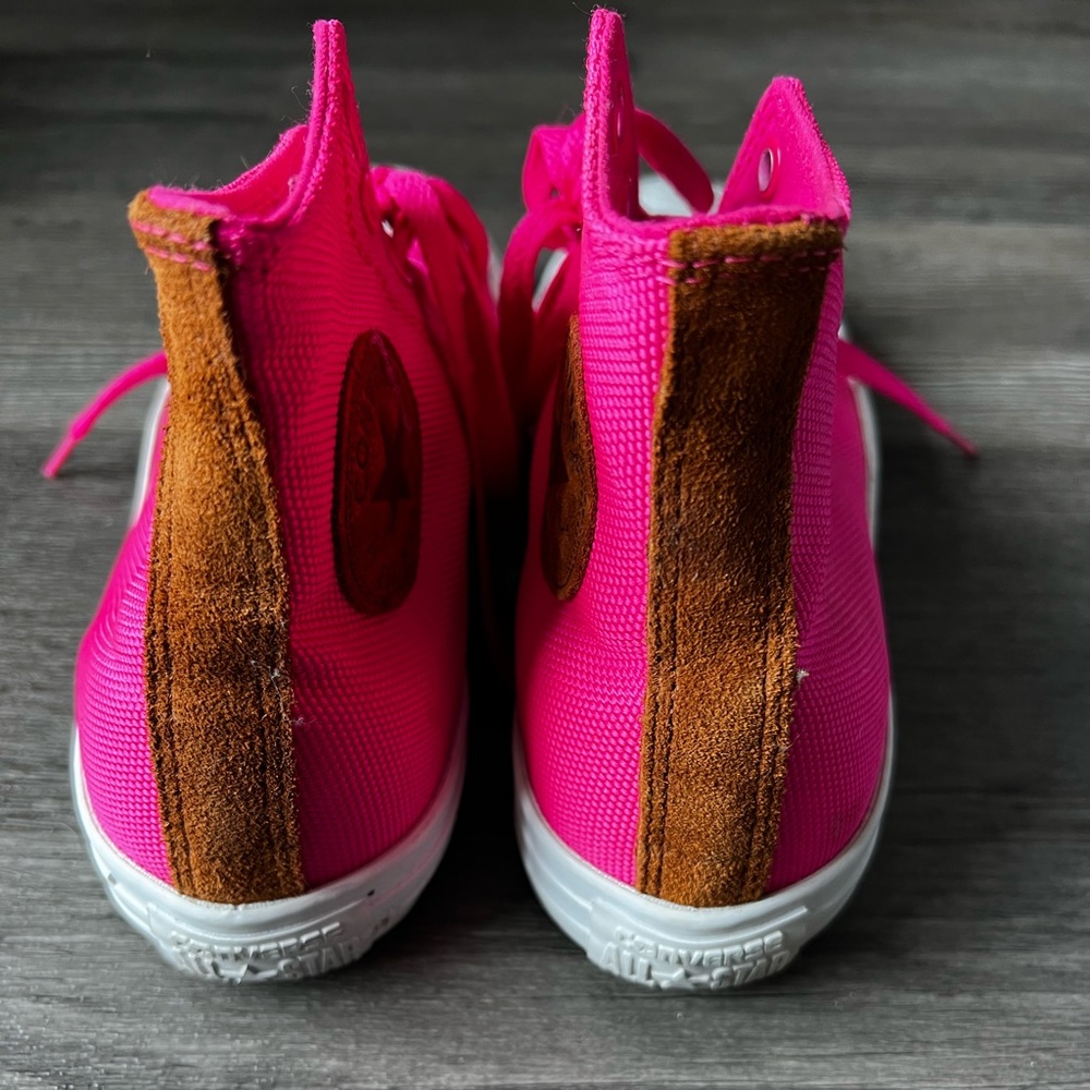 Pink converse chucks